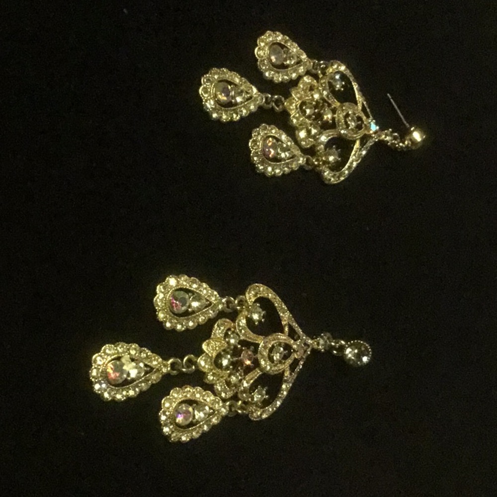 Beautiful gold tone RHINESTONE earrings - Picture 6 of 6